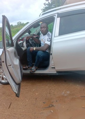 uzhkjjl из Bamako 18 лет