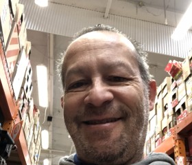 Yhfgjjg, 49, San Diego