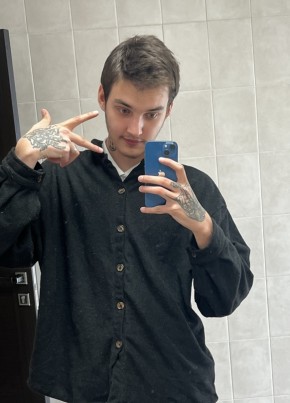 Максим из Удомли 23 года