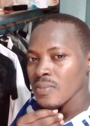 Jeremy Marende, 34, Kenya, Nairobi