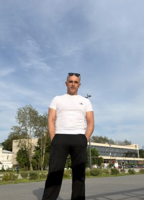 Роман из Великого Новгорода 46 лет