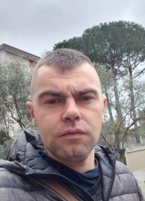 Г из Nocera Inferiore 20 лет