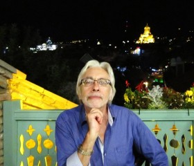 Victor Davidoff, 49, Cairo