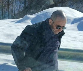 Vato, 40, Akhaltsikhe