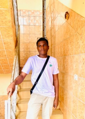 Tailuni из Yaoundé 19 лет