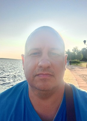 Михаил из Петрозаводска 47 лет