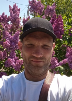 Дмитрий из Лянтора 42 года