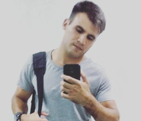 Maksim, 29, Hurzuf