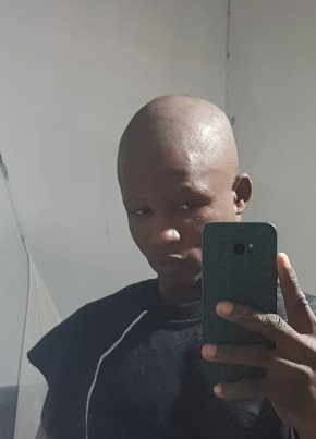 Koole из Lomé 25 лет