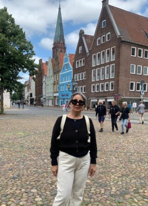 Maya из Hamburg 64 года