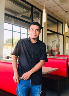 Mario Mejia, 34, República de Nicaragua, Estelí