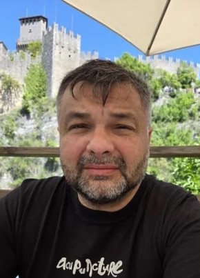 Илья из Paris 47 лет
