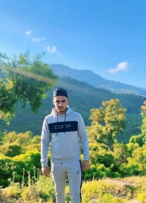 Ayoud из مكناس 27 лет
