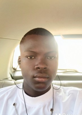 Tassembedo, 21, Burkina Faso, Ouagadougou