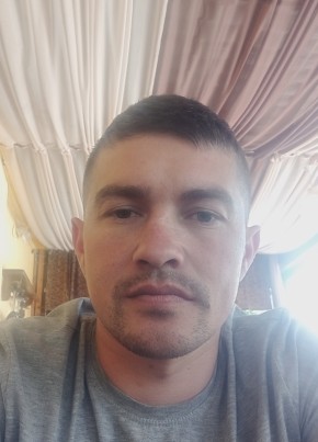 Александр из Луганска 33 года