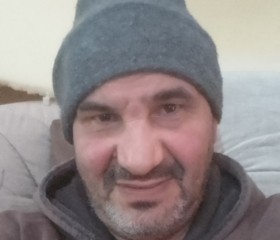 Fodil, 50, Larbaa