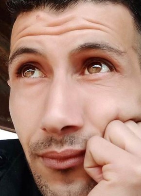 Hamza mizo, 37, People’s Democratic Republic of Algeria, Algiers