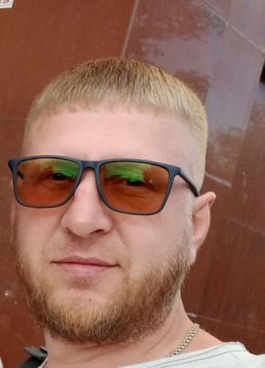 Денис, 40, Россия, Тюмень