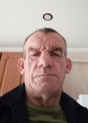 Владимир из Азова 66 лет