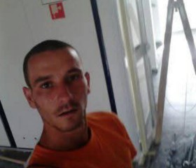 Zsolt, 38, Budapest