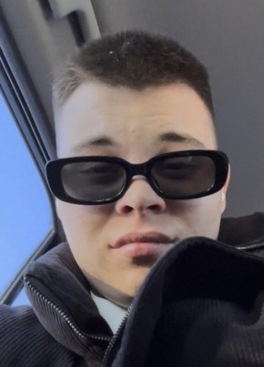 Artem из Челябинска 22 года