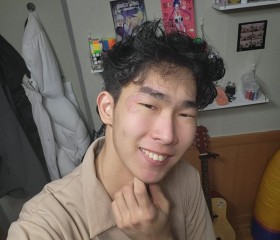 Dmitriy, 20, Kimhae