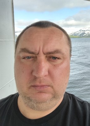 Анатолий из Партизанска 44 года