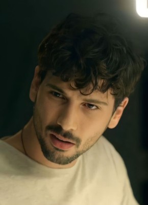 هادي из عمان 26 лет