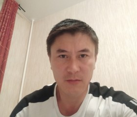 Kubatbek, 42, Bishkek