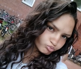 Selina, 20, Wuppertal