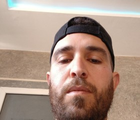 Ala, 34, Tunis