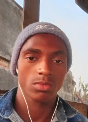 kanoel Araphat, 22, République démocratique du Congo, Butembo