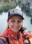 Yuliya, 41, Saint Petersburg