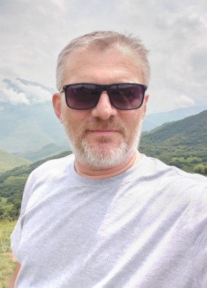 Алан из Владикавказа 49 лет