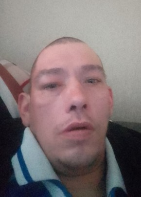 Денис из Челябинска 38 лет