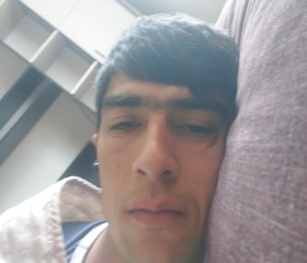 Tolik, 26, Moscow