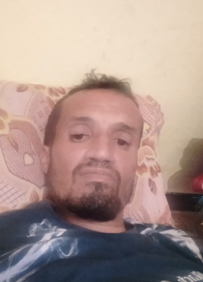 منير из Souk Ahras 18 лет