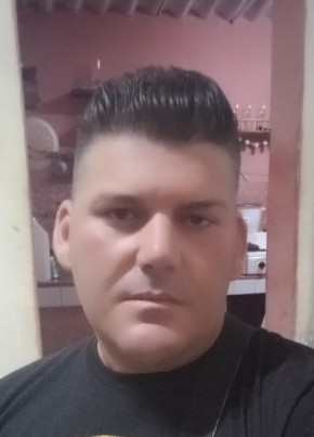 Jorge Luis, 36, República de Cuba, La Habana