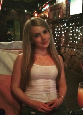Инна, 25, Россия, Саратов