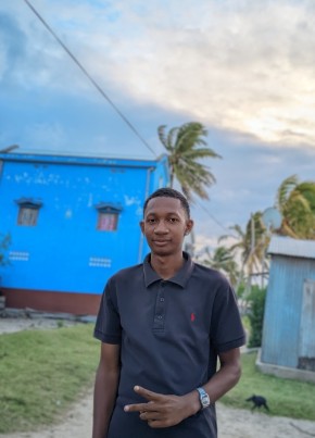 Gervino, 19, République de Madagascar, Sambava