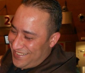 Hamza, 45, Brussels