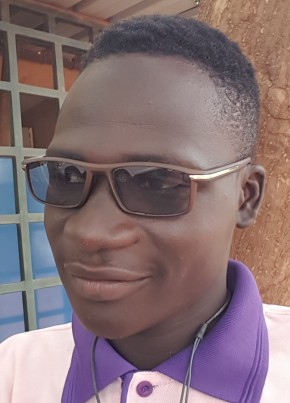 Nikiema , 25, Burkina Faso, Ouagadougou