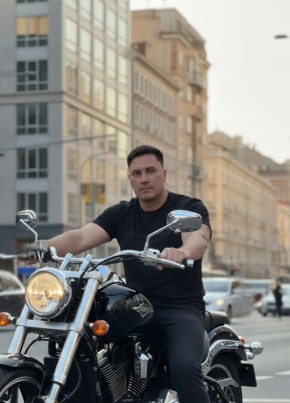 Мах из Сургута 44 года