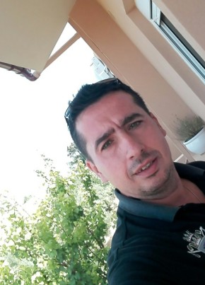 Γιώργος Σταμ, 42, Ελληνική Δημοκρατία, Γάζι
