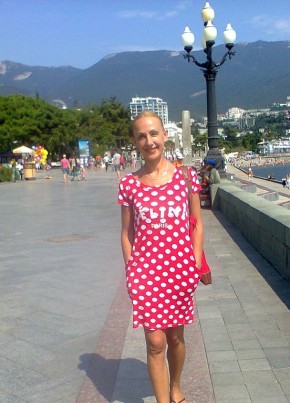 Marina, 59, Russia, Yalta