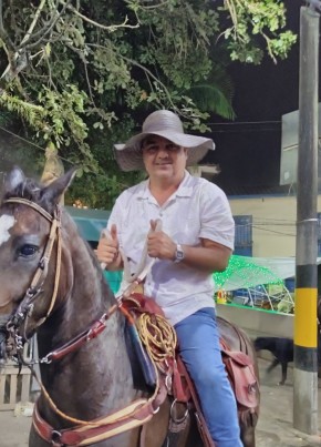 Felipe Vera из Medellín 48 лет