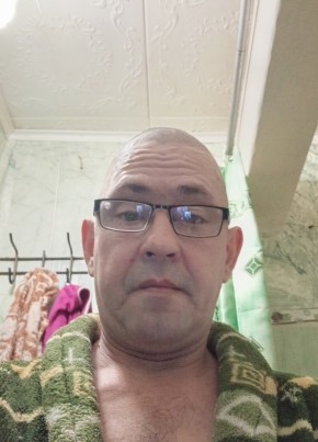Андрей из Качканара 44 года