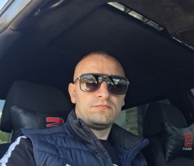 Ali, 37, City of London
