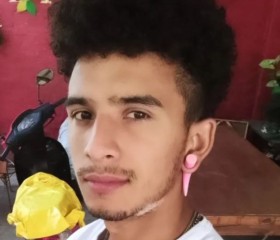 MAXIMILIANO, 22, San Luis