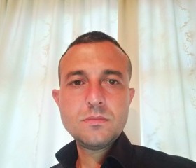 ÇELİK, 44, Istanbul